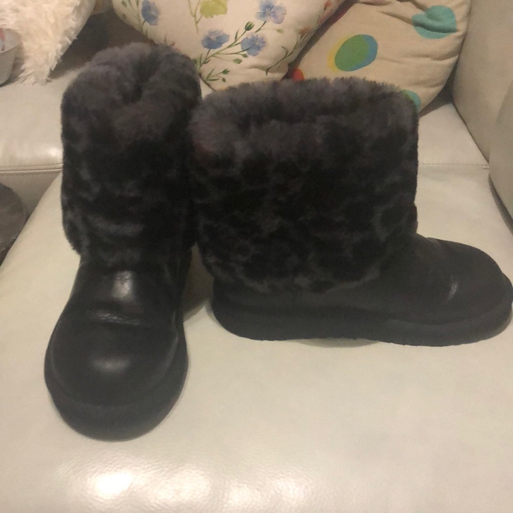 Ugg Boots Big Kids 5/Womens 7
